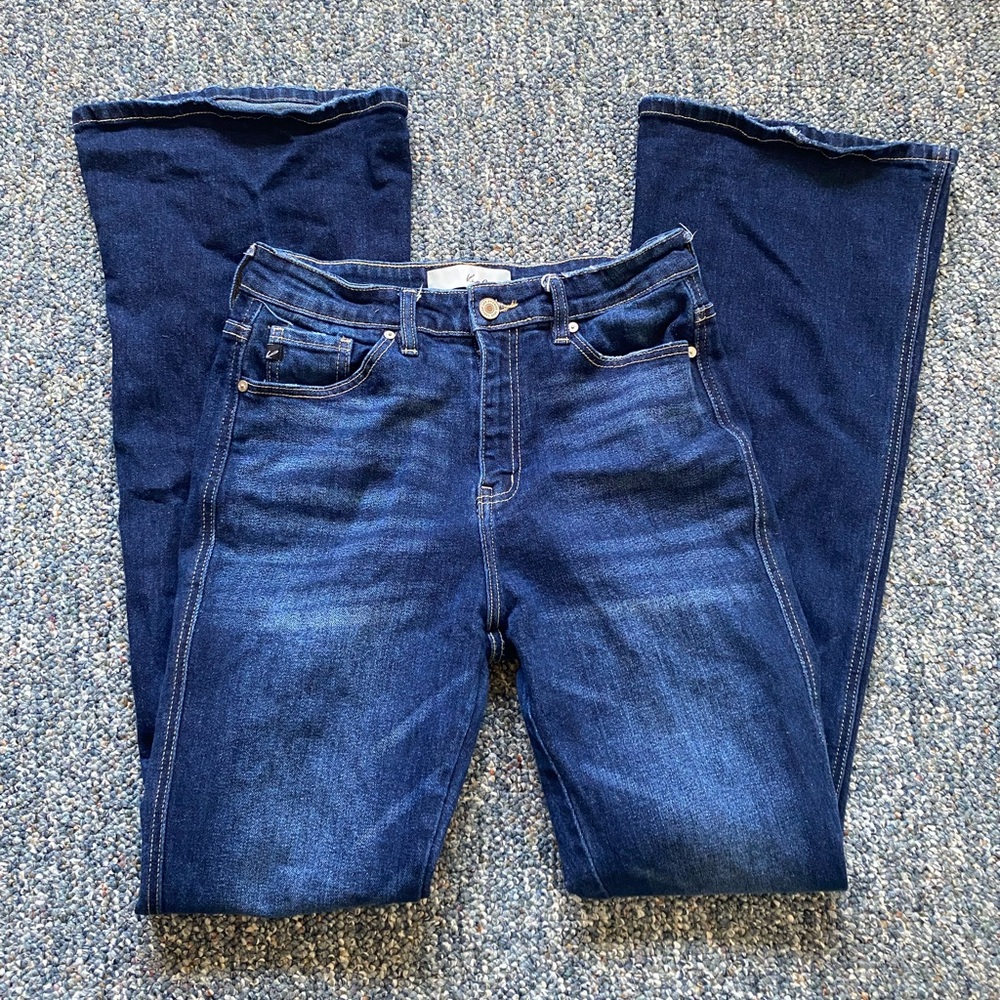 7x34 Kancan Flares // 27” waist, 34” inseam // Western Kancan Flare, medium wash